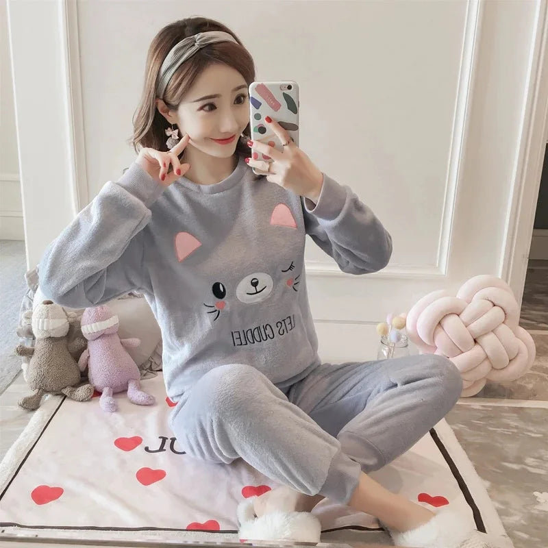 Autumn Winter Women's Flannel Pajama Set - Cartoon Bear Sleepwear