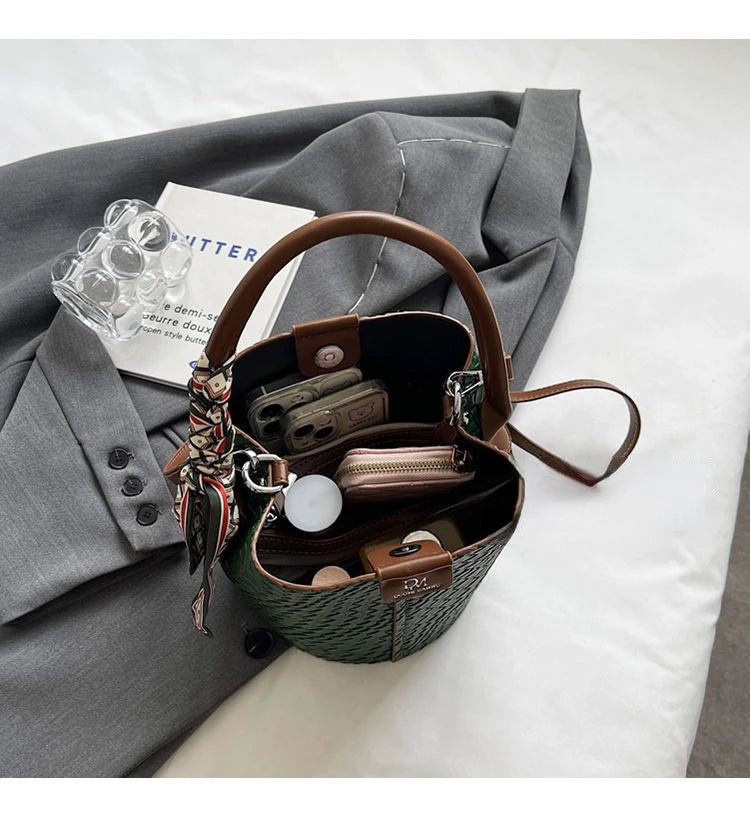 Bucket Bags Luxury Designer Bag Women Totes Fashion Woven Pattern Handbags New Shoulder Bag with Scarves Handheld Messenger Bag