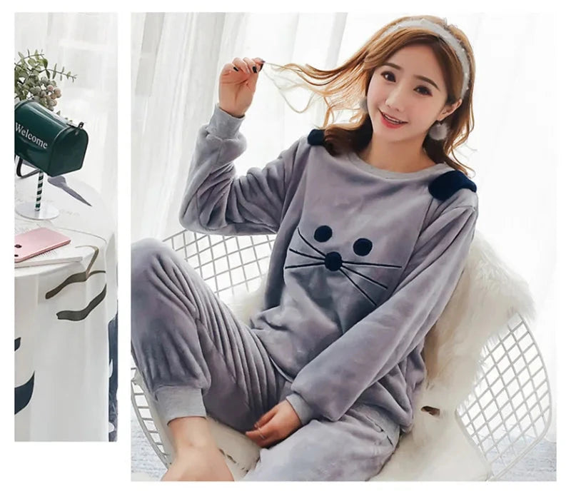 Autumn Winter Women's Flannel Pajama Set - Cartoon Bear Sleepwear