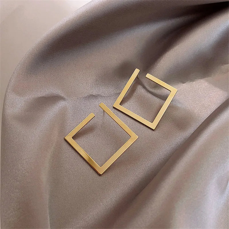 Retro Square Stud Earrings – Minimalist Fashion for Women