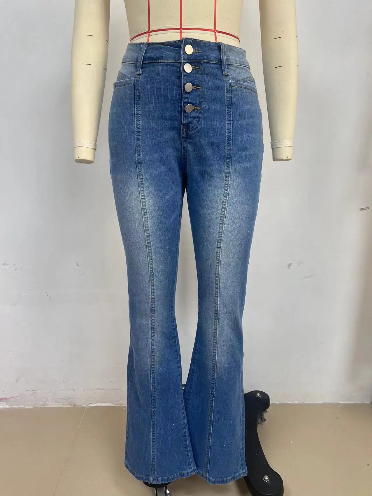 Women's Slim-Fit Micro-Flared Jeans – Casual Multi-Button, Washed, Autumn/Winter Commuting Pants.