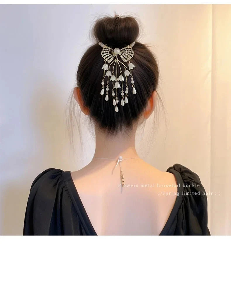 Elegant Women’s Hair Claw with Pearl & Rhinestone Tassels - Ponytail Buckle Hair Clip