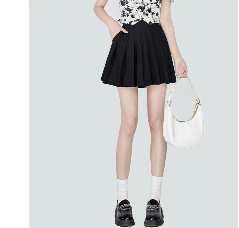 High-Waisted Black Pleated Skirt with Pockets