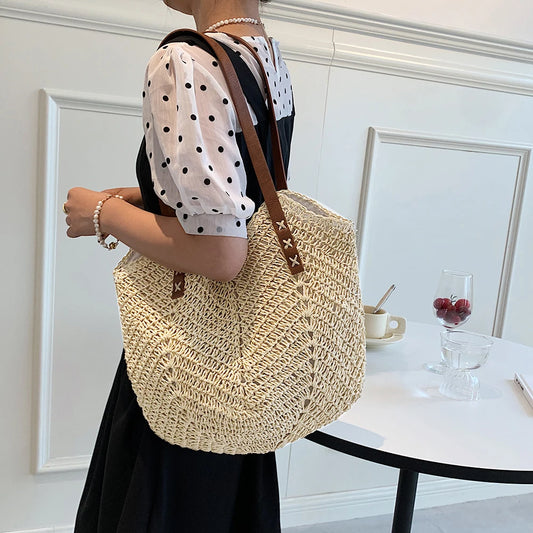 Summer Straw Woven Shoulder Bag: Vacation Tote for Travel and Shopping